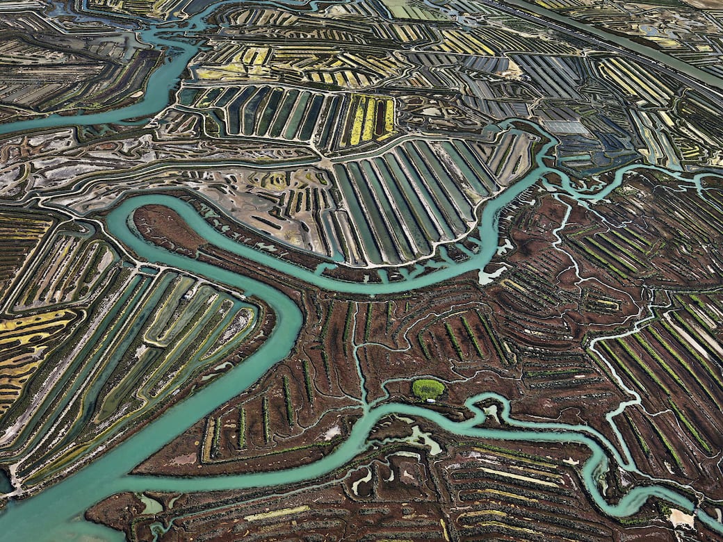 Salinas_2_Cádiz_Spain_2013_photo_©_Edward_Burtynsky_courtesy_Flowers_Gallery_London_(1)_(1).jpg