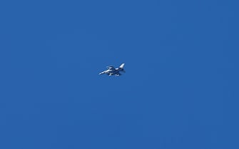 epa11060447 An Israeli fighter jet flies over an area near the Lebanon-Israel border, as seen from northern Israel, 06 January 2024. The Israeli military stated that the Israeli Air Force (IAF) struck terrorist targets in southern Lebanon following the sirens that sounded in northern Israel. Approximately 40 launches from Lebanon toward the area of Meron, in northern Israel, were identified. Tensions remain high in the region following the killing of senior Hamas leader Saleh al-Arouri in Lebanon by drone attack on 02 January.  EPA/ATEF SAFADI