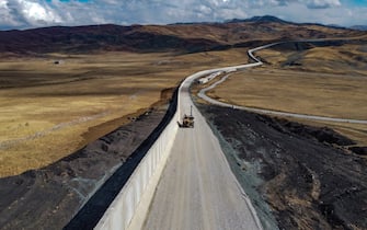 La barriera al confine turco