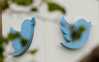 epa10766838 The iconic Twitter blue bird logo at the company’s headquarters in San Francisco, California, USA, 24 July 2023. Work was underway to alter Twitter signs after Twitter owner Elon Musk annouced the rebranding of the social media platorm to X but was halted after San Francisco police responded to a call from building security that the signs were being stolen. A San Francisco police spokesperson stated that Twitter had a work order to take the sign down but didn’t communicate that to security and the property owner of the building.  EPA/JOHN G. MABANGLO