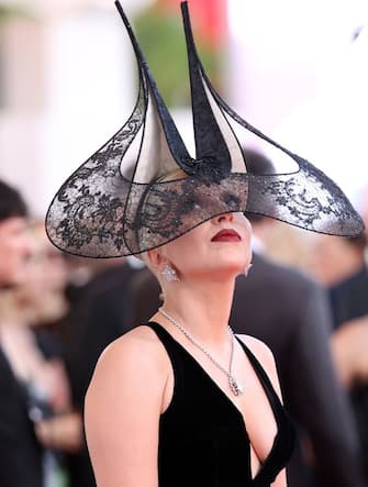 000-lady-gaga-venezia-red-carpet-getty - 1