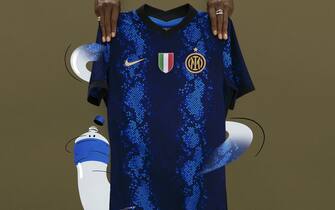 La nuova maglia dell'Inter campione d'Italia