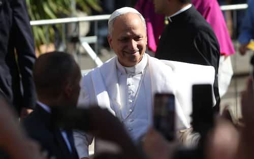 Albano laziale, Italia 20 luglio 2025: Papa Leone XIV arriva nella Cattedrale di San Pancrazio ad Albano Laziale per celebrare la messa della domenica davanti centinaia di fedeli.