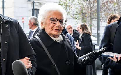 Basile attacca Segre: "Imita i nazisti?". Il figlio: "La quereliamo"