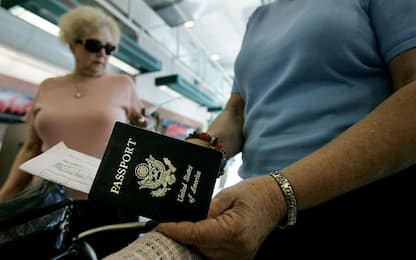 Bollino per identificare i pedofili sui passaporti americani