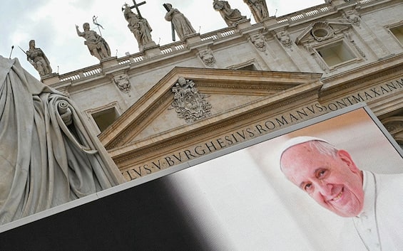 Pope Francis Donates €200K to Prisoners