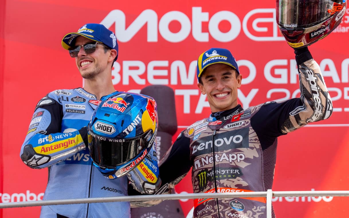 https://static.sky.it/editorialimages/25d68864eb47ba0d613227761cdef2db1db662c6/skysport/it/motori/motogp/video/2025/09/10/motogp-misano-sanchini-commento-1035000/fratelli_marquez_motogp_ipa.jpg?im=Resize,width=1218
