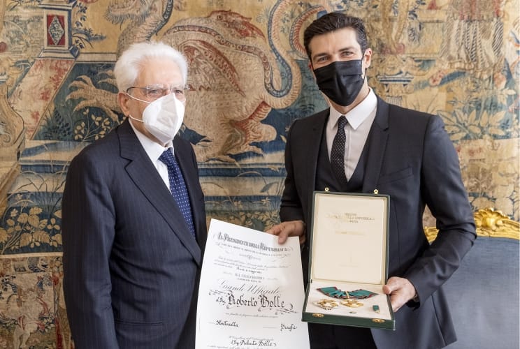 Palazzo del Quirinale 31/05/2021 Il Presidente Sergio Mattarella consegna l'onorificenza di Grande Ufficiale dell'Ordine "Al merito della Repubblica Italiana" a Roberto Bolle