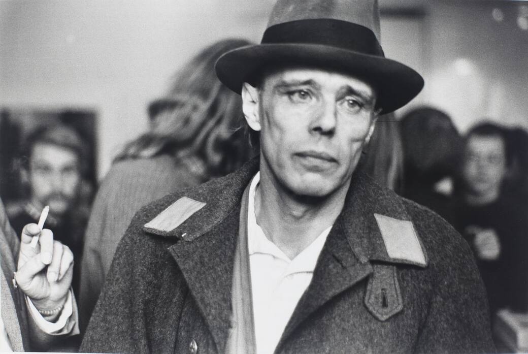 32_BetaCinema_Beuys_copyright_zeroonefilm_StiftungMuseumSchloss_Moyland_ErichPulsundKlausLamberty.jpg