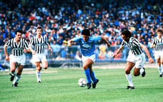 NAPLES, ITALY - APRIL 02: Careca of Napoli in action during the Serie A match between Napoli and Juventus at the Stadio Sao Paulo on April 2, 1989 in Naples, Italy. (Photo by Etsuo Hara/Getty Images)