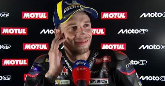 https://static.sky.it/editorialimages/2650985b722db75dd7edffd1fb730b6cd75e1c4b/skysport/it/motori/motogp/video/2025/06/28/bezzecchi-sprint-race-gp-olanda-assen-intervista/bezzecchi_intervista_sky_og.jpg?im=Resize,width=565