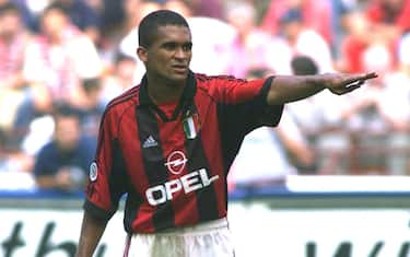 10) Serginho