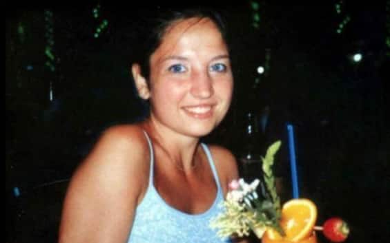 delitto di garlasco l ipotesi di un altro dna sul pollice destro di chiara poggi