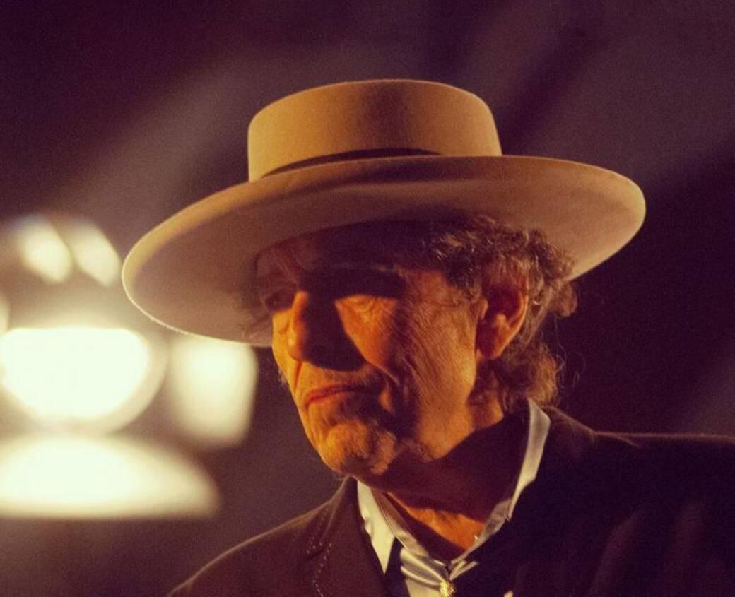 La_copertina_del_libro_di_Alessandro_Carrera_La_voce_di_Bob_Dylan._Courtesy_Feltrinelli.jpg
