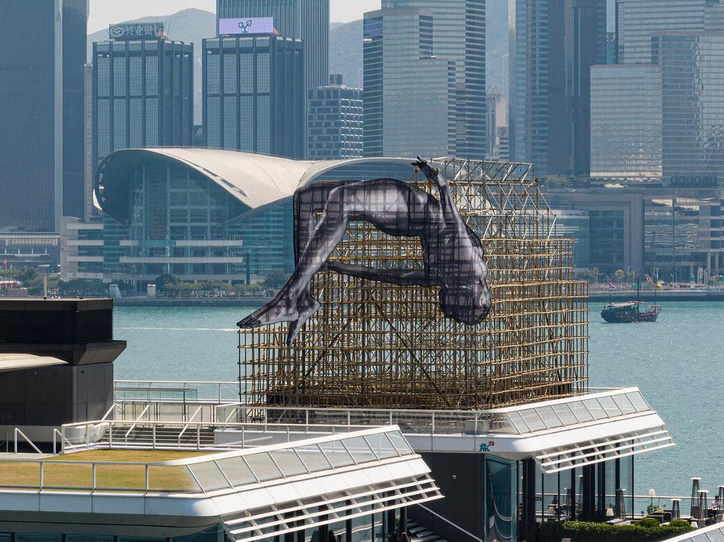 JR_GIANTS_Rising_Up_Harbour_City_3.jpg