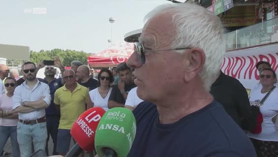 san siro ambulanti in protesta contro lo sfratto