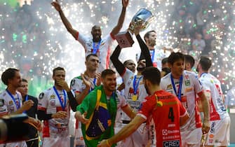 18 May 2019, Berlin: Volleyball, Men: Champions League, Zenit Kazan - Cucine Lube Civitanova, knockout round, final. The players of Civitanova cheer after the 3:1 victory with the trophy. Photo: Soeren Stache/dpa (Photo by Soeren Stache/picture alliance via Getty Images)