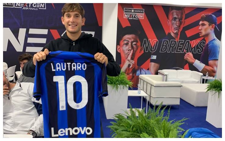 Passaro con la maglia di Lautaro