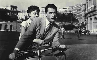 AUDREY HEPBURN & GREGORY PECK 
in Roman Holiday
*Editorial Use Only*
www.capitalpictures.com
sales@capitalpictures.com
Supplied by Capital Pictures
