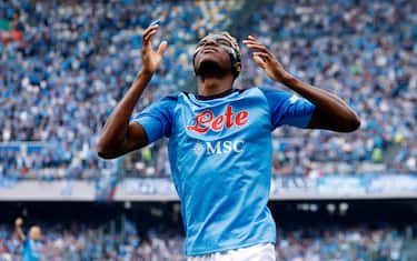 NAPLES, ITALY - APRIL 30: Victor Osimhen of SSC Napoli looks dejected during the Serie A match between SSC Napoli and Salernitana at Stadio Diego Armando Maradona on April 30, 2023 in Naples, Italy. (Photo by Matteo Ciambelli/DeFodi Images via Getty Images)