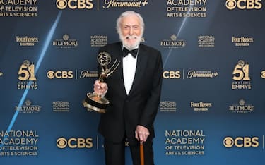 LOS ANGELES, CALIFORNIA - JUNE 07: Dick Van Dyke wins Guest Performance in a Daytime Drama Series for "Days of our Lives" at the 51st Annual Daytime Emmys Awards on June 07, 2024 in Los Angeles, California. (Photo by Stewart Cook/Getty Images for NATAS)