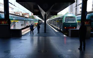 Milano, sciopero dei trasporti alle Ferrovie Nord, scarsa adesione treni quasi normali (Milano - 2022-05-20, Maurizio Maule) p.s. la foto e' utilizzabile nel rispetto del contesto in cui e' stata scattata, e senza intento diffamatorio del decoro delle persone rappresentate