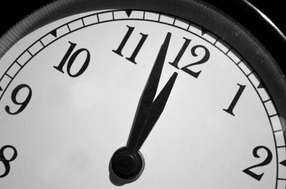 Doomsday Clock, l'Orologio dell'Apocalisse ora segna 89 secondi alla