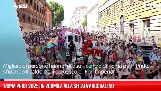 Roma Pride 2025, in 200mila alla sfilata arcobaleno Roma Pride 2025, in 200mila alla sfilata arcobaleno