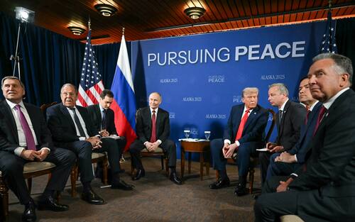 US President Donald Trump (C-R) and Russian President Vladimir Putin (C-L) meet during a US-Russia summit on Ukraine at Joint Base Elmendorf-Richardson in Anchorage, Alaska, on August 15, 2025. (Photo by ANDREW CABALLERO-REYNOLDS / AFP)