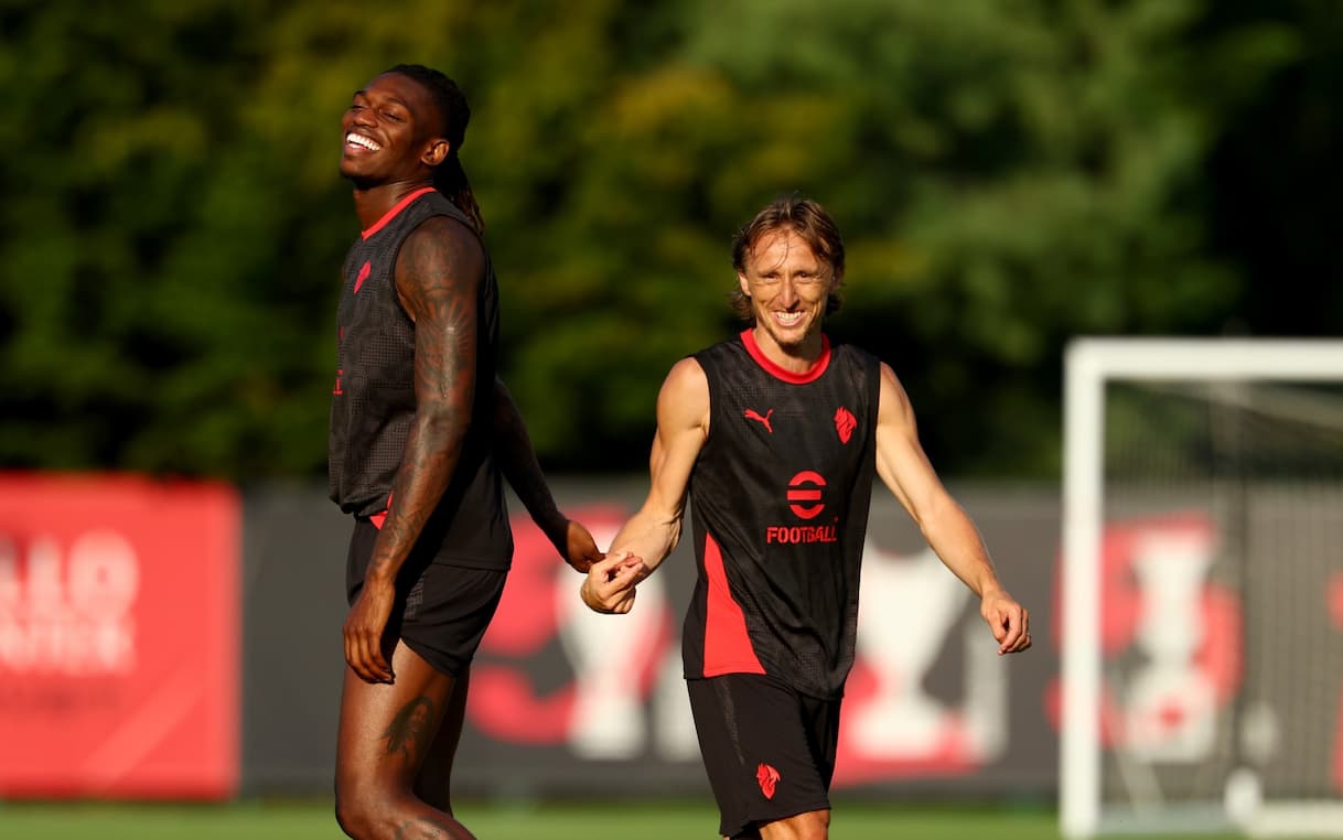 https://static.sky.it/editorialimages/285736b810db0b927acbec441222f0064bf62224/skysport/it/calcio/fantacalcio/2025/08/18/milan-allegri-probabile-formazione-consigli-fantacalcio/leao_modric_getty_milan.jpg?im=Resize,width=1218