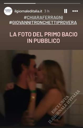 La foto del bacio tra Chiara Ferragni e Giovanni Tronchetti Provera