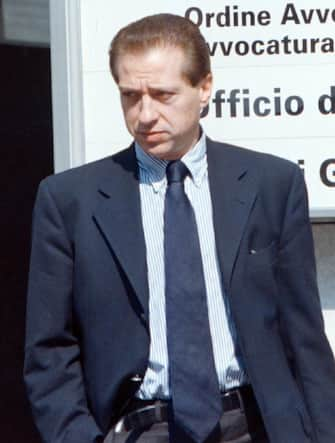 A20- -22/4/98-CRO-PROCESSO BERLUSCONI: PAOLO, IO CONCUSSO, SILVIO NON SAPEVA. Paolo Berlusconi oggi all'uscita dal Palazzo di Giustizia di Milano. FARINACCI/ ANSA/ JI 