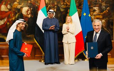 Italian Prime Minister Giorgia Meloni and  the President of the United Arab Emirates Sheikh Mohamed bin Zayed Al Nahyan (L) during Italy - UAE business meeting at the Chigi Palace in Rome, Italy, 24 February 2025.
ANSA/PALAZZO CHIGI/FILIPPO ATTILI +++ ANSA PROVIDES ACCESS TO THIS HANDOUT PHOTO TO BE USED SOLELY TO ILLUSTRATE NEWS REPORTING OR COMMENTARY ON THE FACTS OR EVENTS DEPICTED IN THIS IMAGE; NO ARCHIVING; NO LICENSING +++ NPK +++