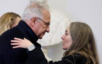 Walter Veltroni e Camilla Costanzo alla camera ardente di Maurizio Costanzo allestita presso la Sala della Protomoteca in Campidoglio, Roma, 26 febbraio 2023
ANSA/FABIO FRUSTACI