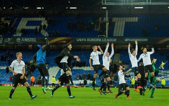 epa06346782 Atalanta's plays celebrate at the end of the UEFA Europa League group E match between Everton and Atalanta at Goodison Park in Liverpool, Britain, 23 November 2017.  EPA/PETER POWELL