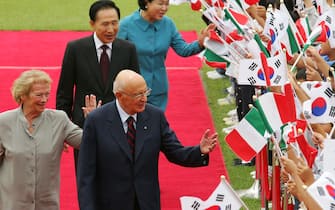 Italian Presindent Giorgio Napolitano shakes hands with South Korean President Lee Myung-bak piror to the summit meeting at XXXXX on September 14, 2009 in Seoul, South Korea.