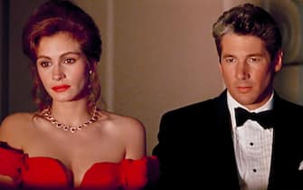 USA. Julia Roberts and Richard Gere in a scene from the ©Warner Bros movie: Pretty Woman (1990).
Plot: A man in a legal but hurtful business needs an escort for some social events, and hires a beautiful prostitute he meets... only to fall in love.   
Ref: LMK110-J6989-191120
Supplied by LMKMEDIA. Editorial Only.
Landmark Media is not the copyright owner of these Film or TV stills but provides a service only for recognised Media outlets. pictures@lmkmedia.com