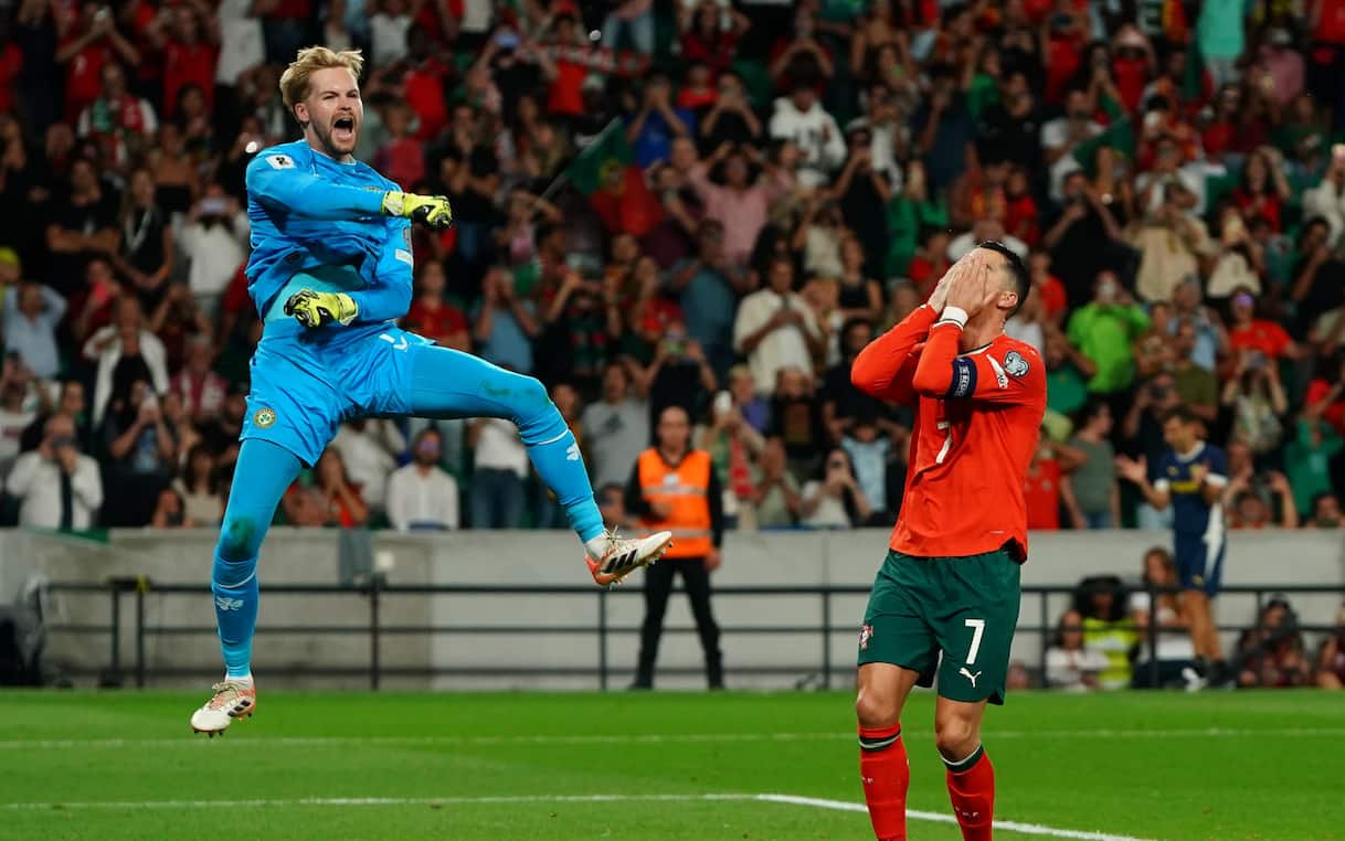 https://static.sky.it/editorialimages/2951347c9578bcfd9d1e4eaa9a1eaef9977f23b5/skysport/it/calcio/mondiali/video/2025/10/11/portogallo-irlanda-rigore-sbagliato-mondiali-video-1042619/rigore-sbagliato-ronaldo.jpg?im=Resize,width=1218