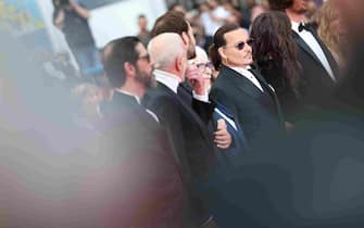 CANNES, FRANCE - MAY 16: Johnny Depp attends the "Jeanne du Barry" Screening & opening ceremony red carpet at the 76th annual Cannes film festival at Palais des Festivals on May 16, 2023 in Cannes, France. (Photo by Vittorio Zunino Celotto/Getty Images)
