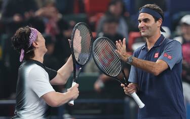 Federer ritorna in campo: l'esibizione a Shanghai