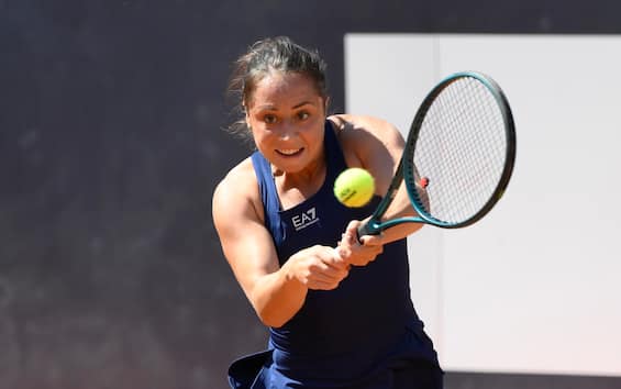 https://static.sky.it/editorialimages/29a25e653228a9da641fd48534caaab46060058a/skysport/it/tennis/video/2025/05/08/cocciaretto-swiatek-wta-roma-risultato-highlights/ANSA_cocciaretto_roma.jpg?im=Resize,width=565