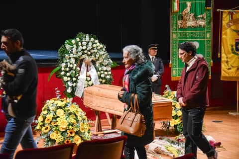 Camera ardente di Ornella Vanoni al Piccolo Teatro, l arrivo del feretro Milano 23 Novembre 2025
ANSA/MATTEO CORNER