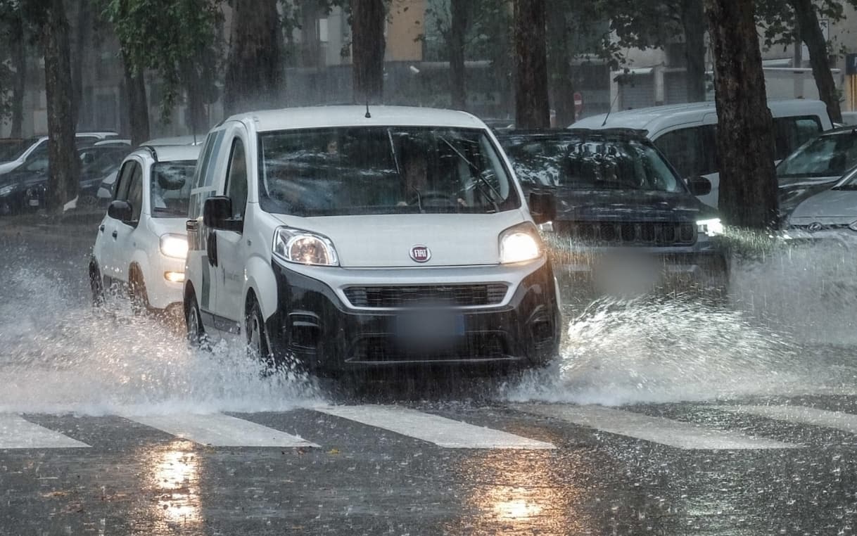 Meteo, allerta maltempo per temporali e vento: ecco le regioni a rischio. Le previsioni Meteo, allerta maltempo per temporali e vento: ecco le regioni a rischio. Le previsioni