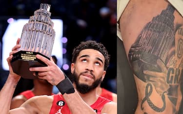 Tatum si tatua il trofeo dedicato a Kobe. FOTO