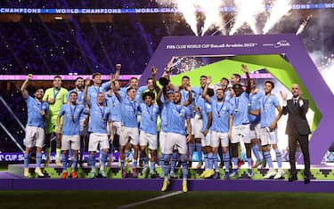 JEDDAH, SAUDI ARABIA - DECEMBER 22: Kyle Walker of Manchester City lifts the FIFA Club World Cup trophy after their team's victory in the FIFA Club World Cup Saudi Arabia 2023 Final between Manchester City and Fluminense at King Abdullah Sports City on December 22, 2023 in Jeddah, Saudi Arabia. (Photo by Francois Nel/Getty Images)