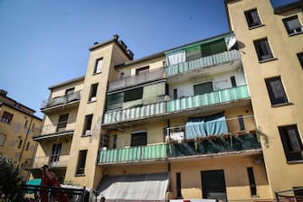Visita del leader della Lega, Matteo Salvini, alle case popolari di via De Predis, Milano, 29 Settembre 2021. ANSA/ MATTEO CORNER