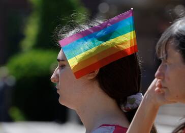 Governo italiano contro la proposta Ue sui diritti Lgbtiq+: è polemica