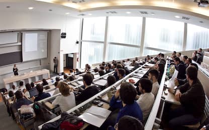 Milano, presentazione progetto Esmo per l'Agenzia spaziale europea al Politecnico. Università. Aula universitaria. Studenti.