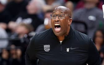 SACRAMENTO, CALIFORNIA - OCTOBER 19:  Sacramento Kings head coach Mike Brown shouts to his team during their game against the Portland Trail Blazers at Golden 1 Center on October 19, 2022 in Sacramento, California. NOTE TO USER: User expressly acknowledges and agrees that, by downloading and or using this photograph, User is consenting to the terms and conditions of the Getty Images License Agreement.  (Photo by Ezra Shaw/Getty Images)