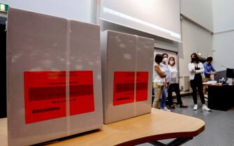 scatoloni e studenti